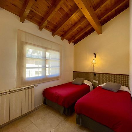 Aparthotel Les Corts Llivia Exterior photo
